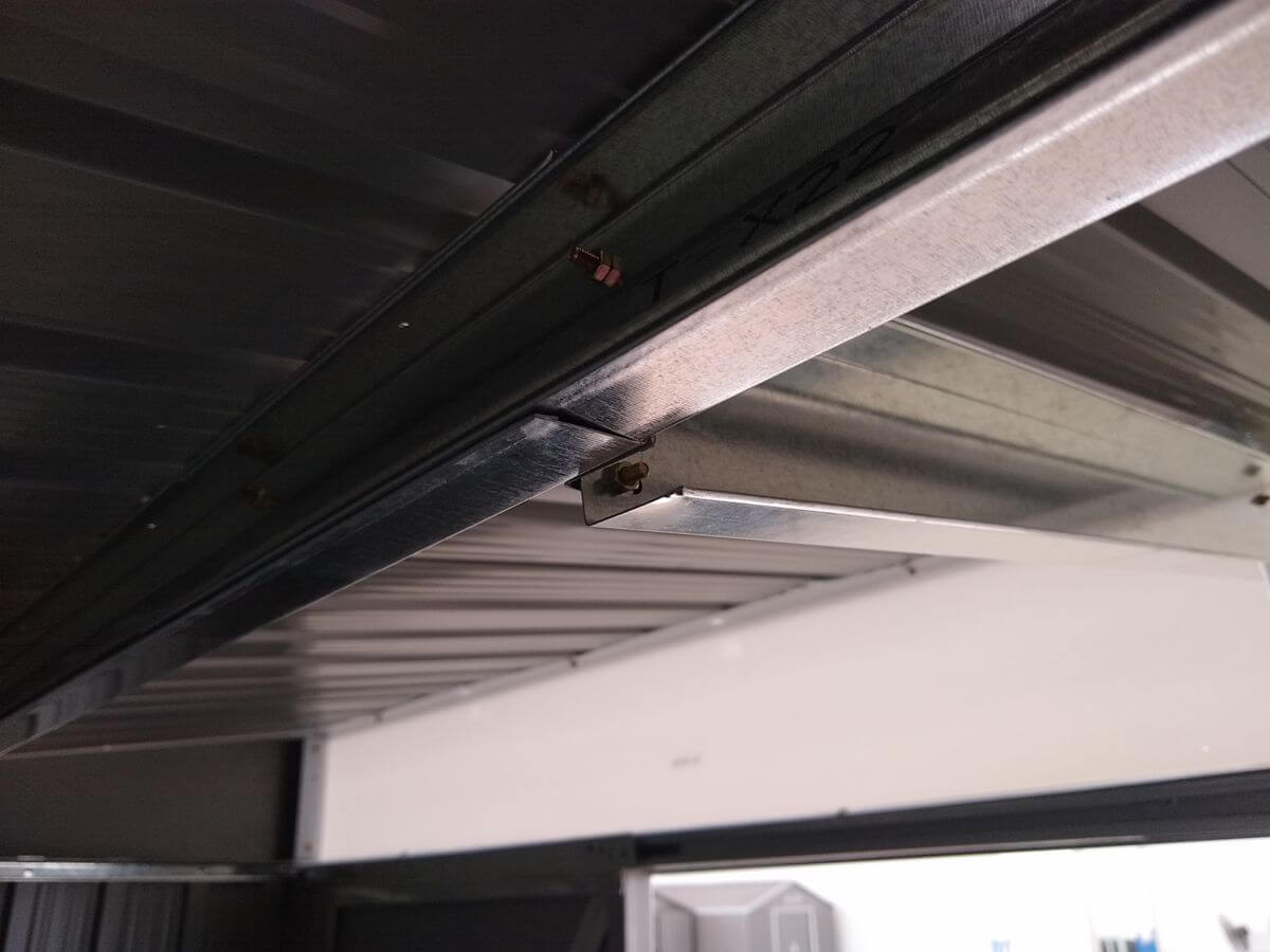 Sharp exposed metal edge - defect 4