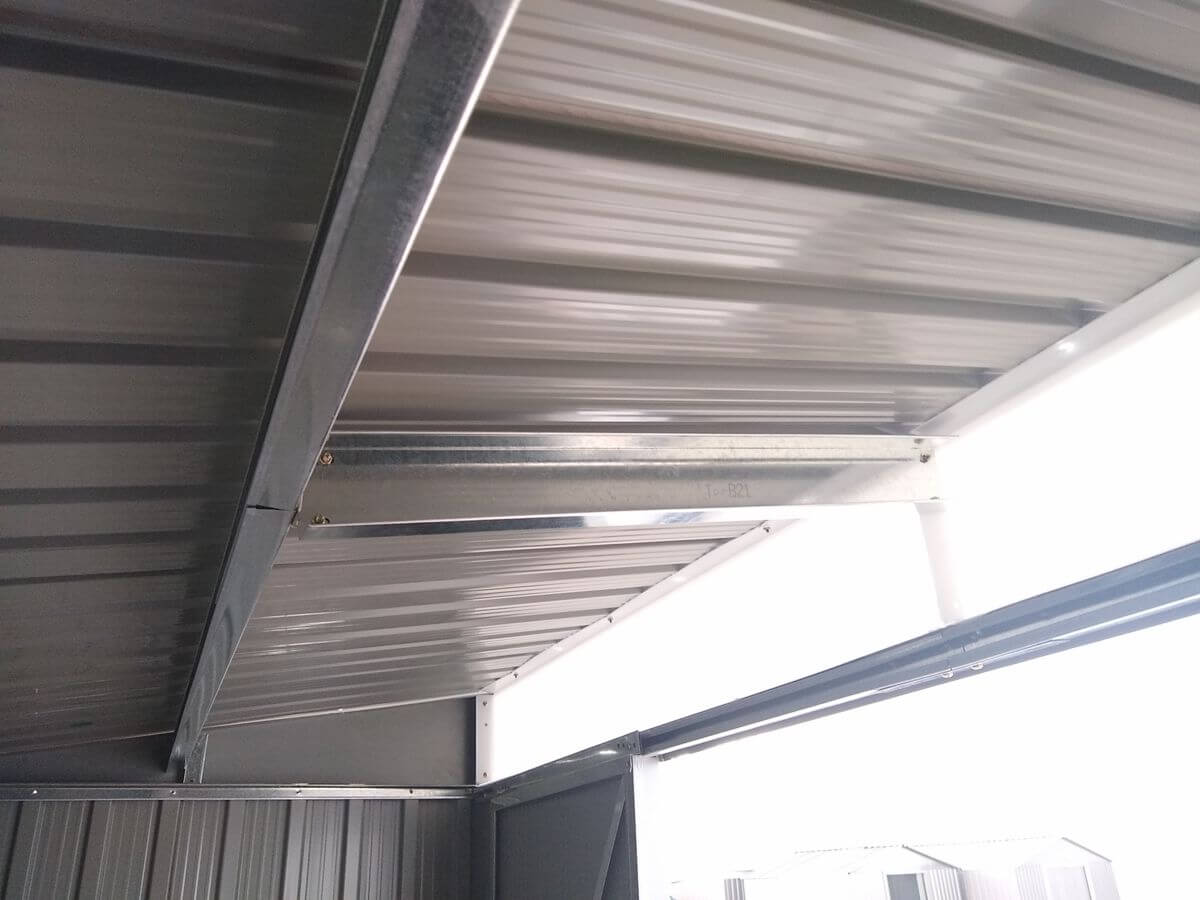 Sharp exposed metal edge - defect 5