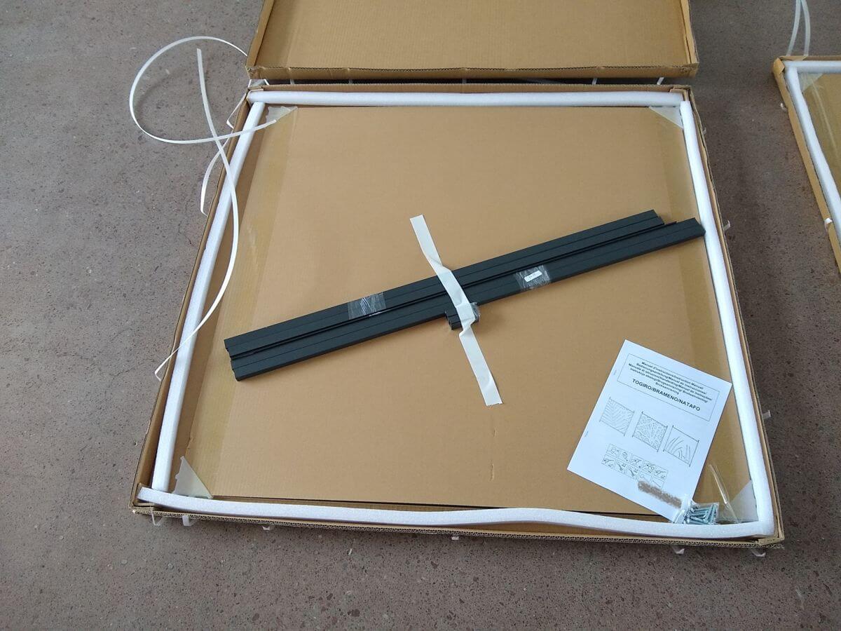 KD fence product inside carton before sealing