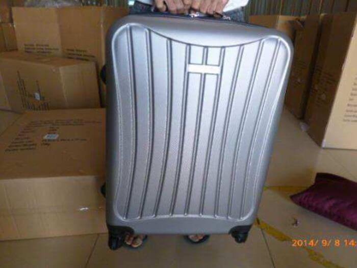 Luggage inspection in China: loaded stair climbing and hard shell impact test