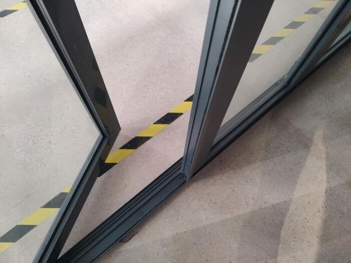 Building materials inspection in China: sliding door joint tightness check