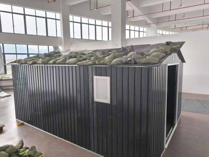 Garden & outdoor inspection in China: shed roof load test at 100 kg per square metre