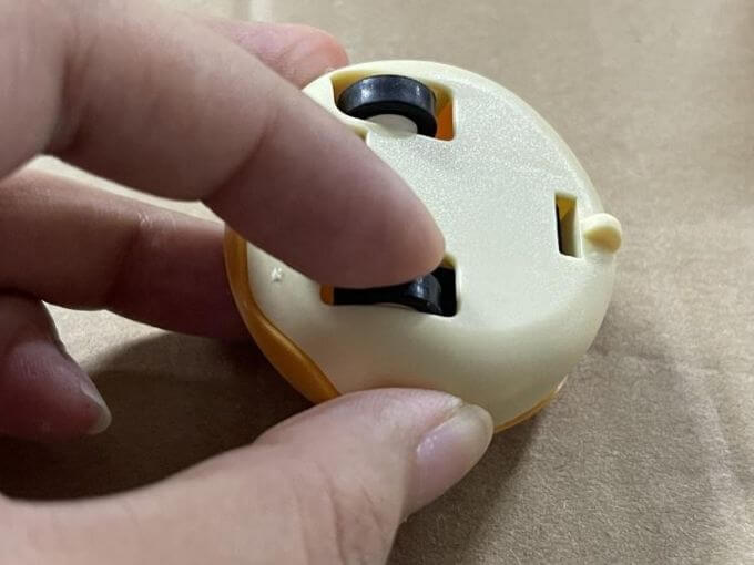 Toy inspection in China: button fatigue test on an electronic toy