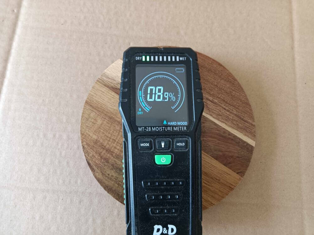 Wood moisture content measurement during CNQ acacia wood product inspection