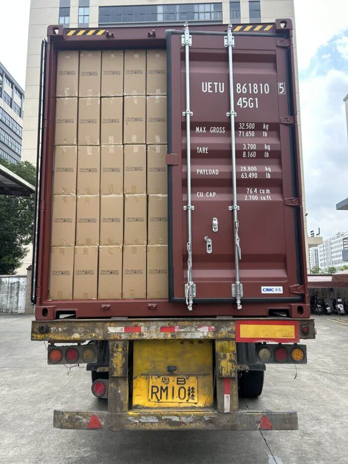 Loading check: full container stow with securing verified