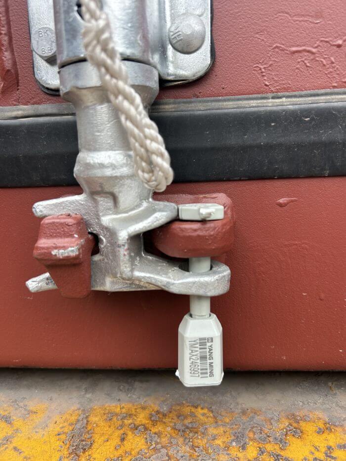 Loading check in China: sealed container doors with seal visible